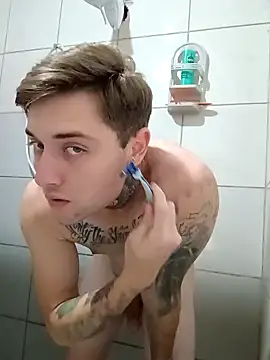 Snapshot of DanielMagains chatting on October 15, 4:18 pm DanielMagains online show from October 15, 4:18 pm