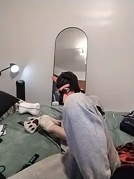 Snapshot of DerrickDigBick chatting on November 9, 8:45 am DerrickDigBick online show from November 9, 8:45 am