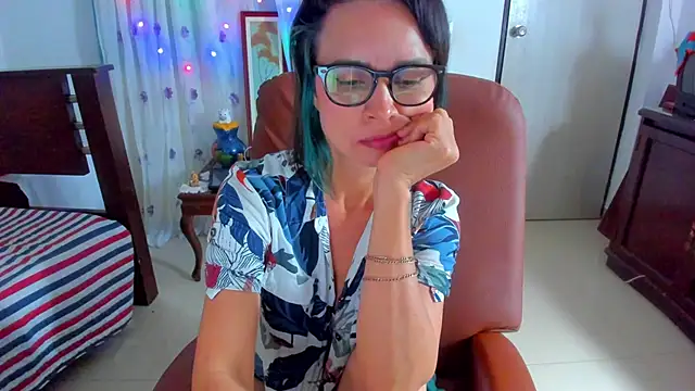 BrianaGarner online show from February 19, 5:20 pm