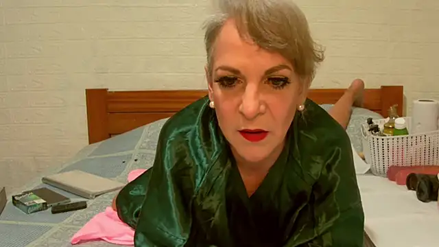 Snapshot of awild_kitten chatting on January 5, 9:15 am awild kitten online show from January 5, 9:15 am