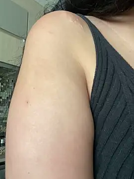 emilyjohanson online show from January 15, 2:02 pm