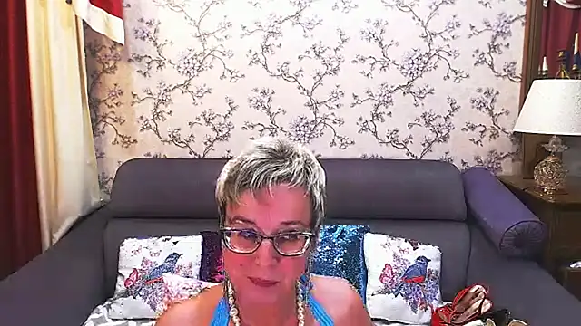 MilfyMommyXX online show from January 25, 4:56 am