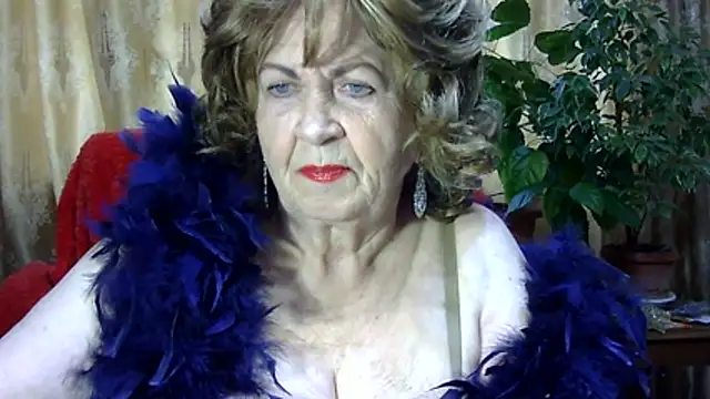 Emma52610 online show from February 5, 10:20 am