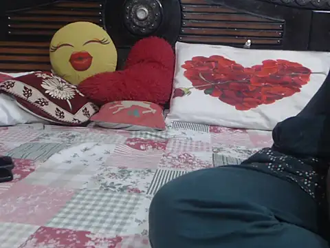 prettyindiandoll online show from April 23, 5:30 am