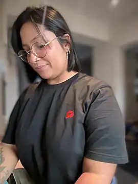 DannaaMeliza online show from December 13, 11:45 am