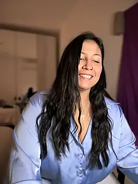 DannaaMeliza online show from March 5, 2:45 pm