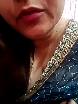 Snapshot of naughtymadam chatting on December 5, 3:48 am naughtymadam online show from December 5, 3:48 am