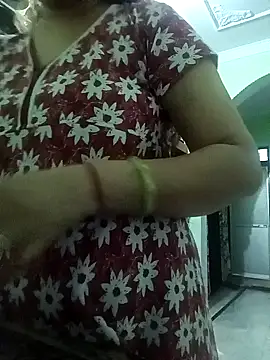 Snapshot of naughtymadam chatting on December 8, 1:24 am naughtymadam online show from December 8, 1:24 am