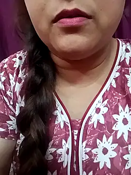 Snapshot of naughtymadam chatting on December 19, 5:18 am naughtymadam online show from December 19, 5:18 am