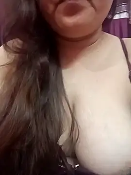 Snapshot of naughtymadam chatting on February 5, 6:02 am naughtymadam online show from February 5, 6:02 am