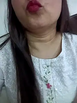 Snapshot of naughtymadam chatting on February 25, 5:50 am naughtymadam online show from February 25, 5:50 am