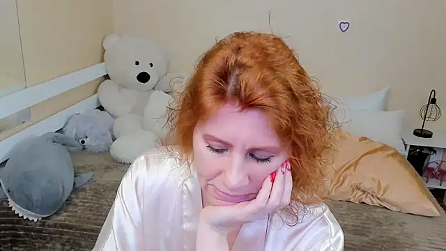 Snapshot of FoxySophia chatting on January 21, 11:03 am FoxySophia online show from January 21, 11:03 am