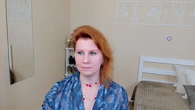 Snapshot of FoxySophia chatting on January 27, 1:19 pm FoxySophia online show from January 27, 1:19 pm