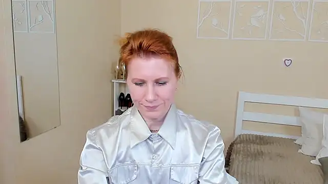 Snapshot of FoxySophia chatting on January 28, 12:15 am FoxySophia online show from January 28, 12:15 am
