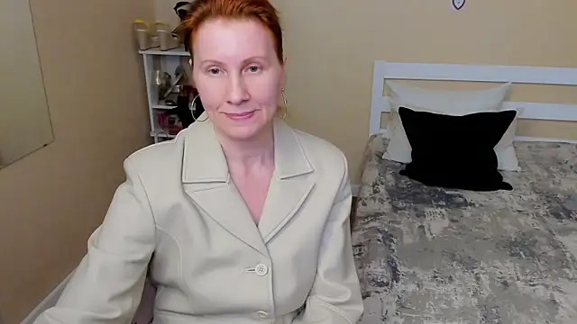 Snapshot of FoxySophia chatting on September 30, 2:27 am FoxySophia online show from September 30, 2:27 am