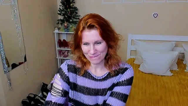 FoxySophia online show from December 19, 11:45 pm