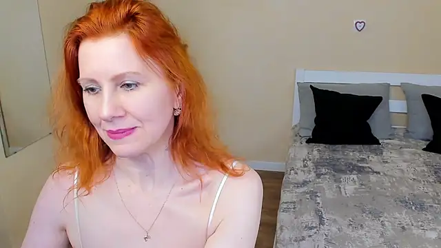 FoxySophia online show from February 13, 4:25 pm