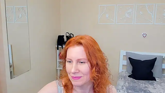 FoxySophia online show from February 15, 7:10 pm