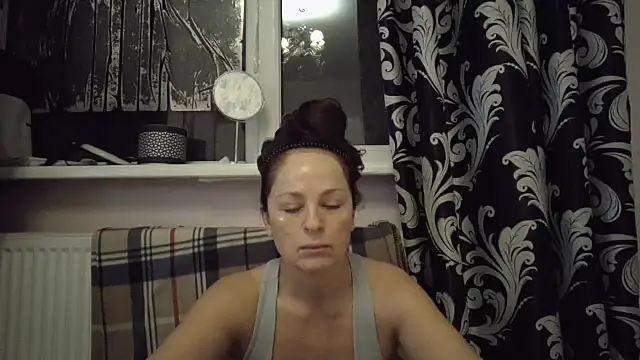 LindaStarS online show from February 14, 4:09 am