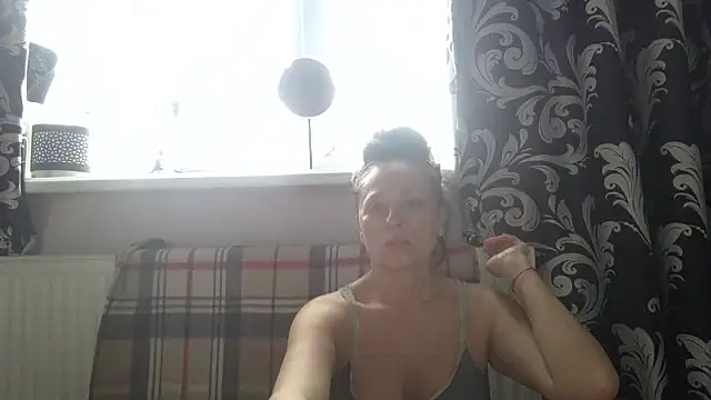 LindaStarS online show from March 22, 7:45 am