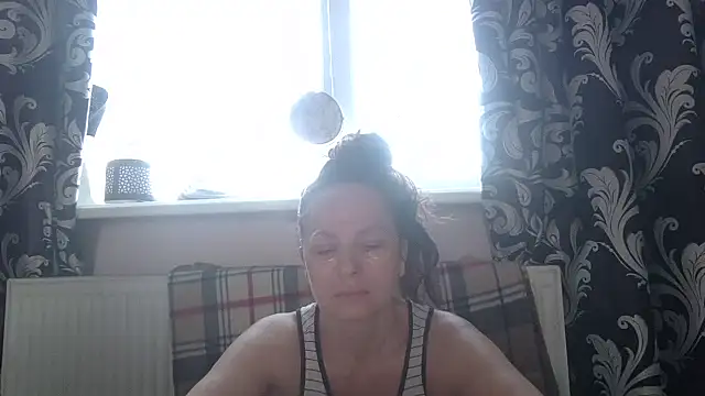 LindaStarS online show from March 27, 4:51 am