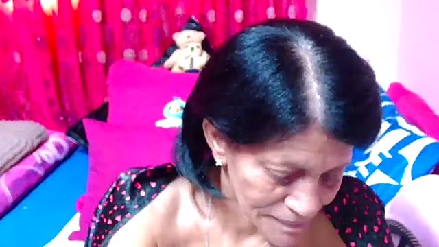 SLUTTYROXY online show from September 15, 6:24 am