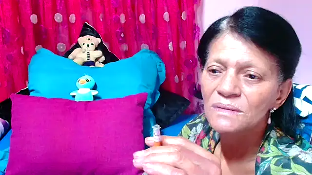 SLUTTYROXY online show from September 25, 6:17 am