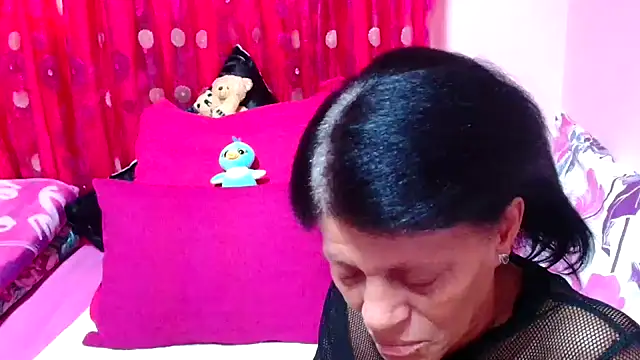 SLUTTYROXY online show from October 9, 6:00 am