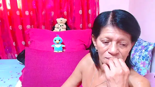 SLUTTYROXY online show from March 18, 6:27 am