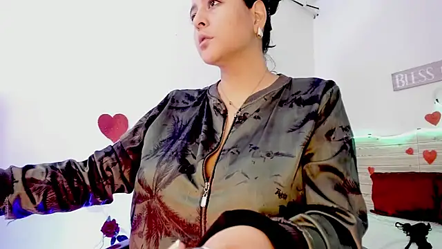 lilahSweet online show from February 15, 2:55 pm