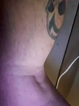 Snapshot of UncutHammer69 chatting on January 31, 7:11 pm UncutHammer69 online show from January 31, 7:11 pm