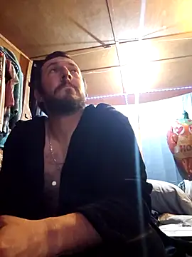 Snapshot of UncutHammer69 chatting on February 19, 3:02 am UncutHammer69 online show from February 19, 3:02 am