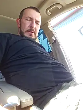 Snapshot of UncutHammer69 chatting on March 1, 7:38 pm UncutHammer69 online show from March 1, 7:38 pm