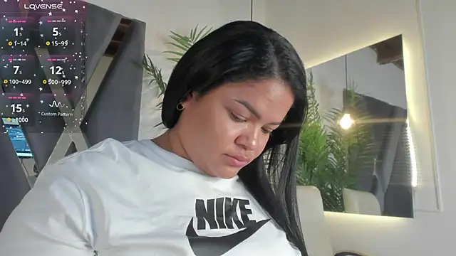 moonsweet1 online show from January 23, 6:45 pm