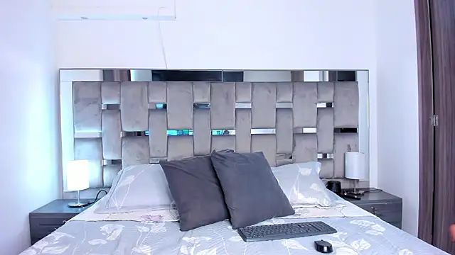 Cammiila online show from February 15, 4:45 pm