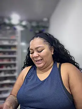 yanza2002 online show from December 10, 11:19 pm