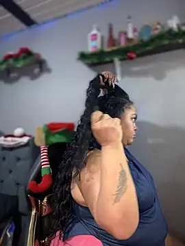 yanza2002 online show from December 15, 8:36 pm