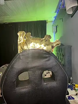 yanza2002 online show from February 3, 11:21 pm