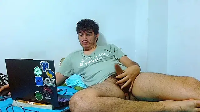 Snapshot of biglatin80 chatting on March 1, 12:07 pm biglatin80 online show from March 1, 12:07 pm