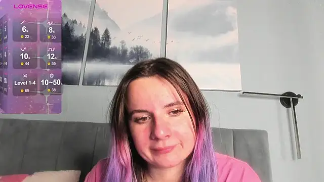 MilaniaCute online show from November 21, 6:50 pm