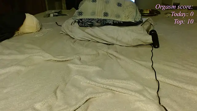 Snapshot of victoria97 chatting on July 7, 8:35 pm victoria97 online show from July 7, 8:35 pm