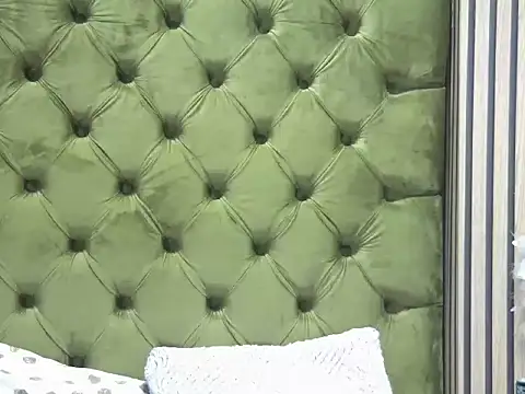 MissElisabeth online show from April 26, 9:29 am