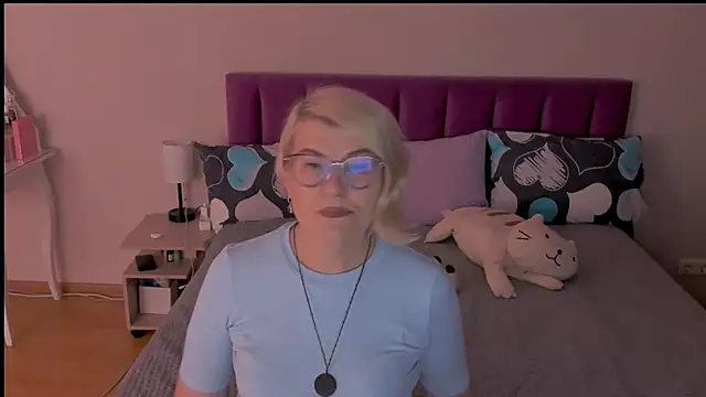 sabrinamacmarren online show from February 19, 4:44 pm