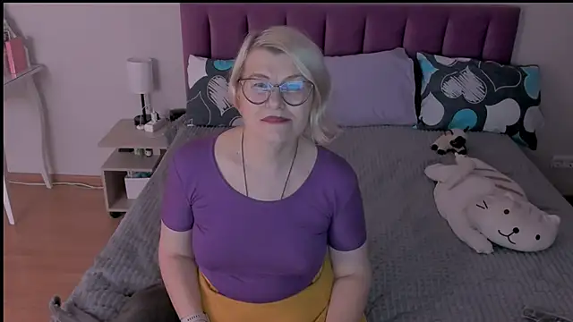 sabrinamacmarren online show from February 25, 4:31 pm