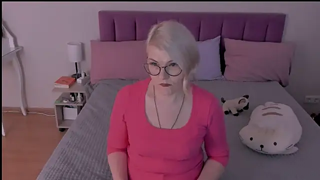 sabrinamacmarren online show from March 12, 2:34 pm