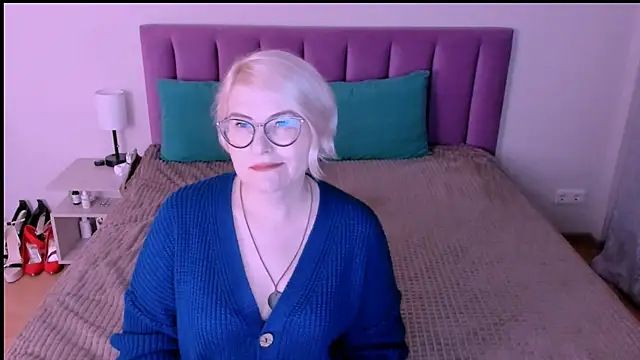 sabrinamacmarren online show from September 23, 5:27 pm