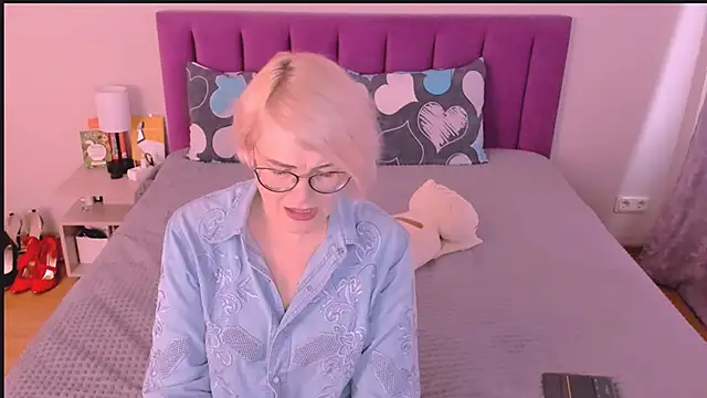 sabrinamacmarren online show from October 15, 12:27 pm