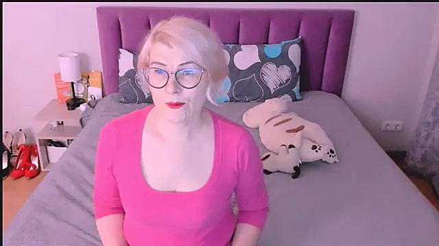 sabrinamacmarren online show from October 16, 4:41 pm