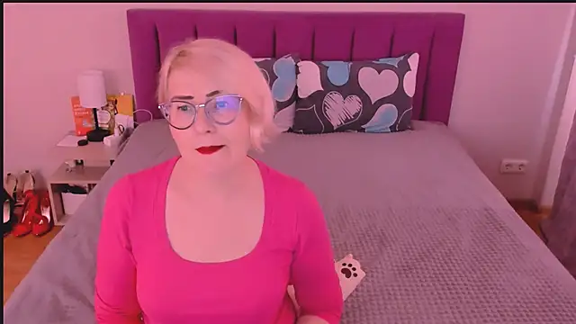 sabrinamacmarren online show from October 17, 1:35 pm