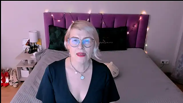 sabrinamacmarren online show from December 20, 4:03 pm